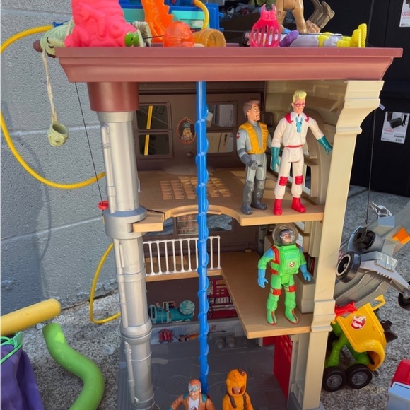 Hasbro Other - 1980s Ghostbusters Toys 65+ Pieces Tower Characters Bag Cars